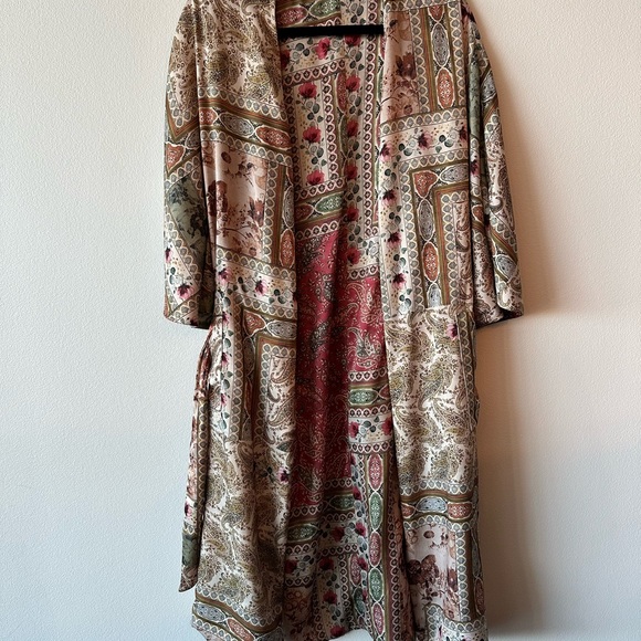 Zara o/s Floral Kimono/Robe! - Picture 4 of 5